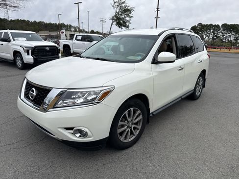 Used 2015 Nissan Pathfinder SV image 5