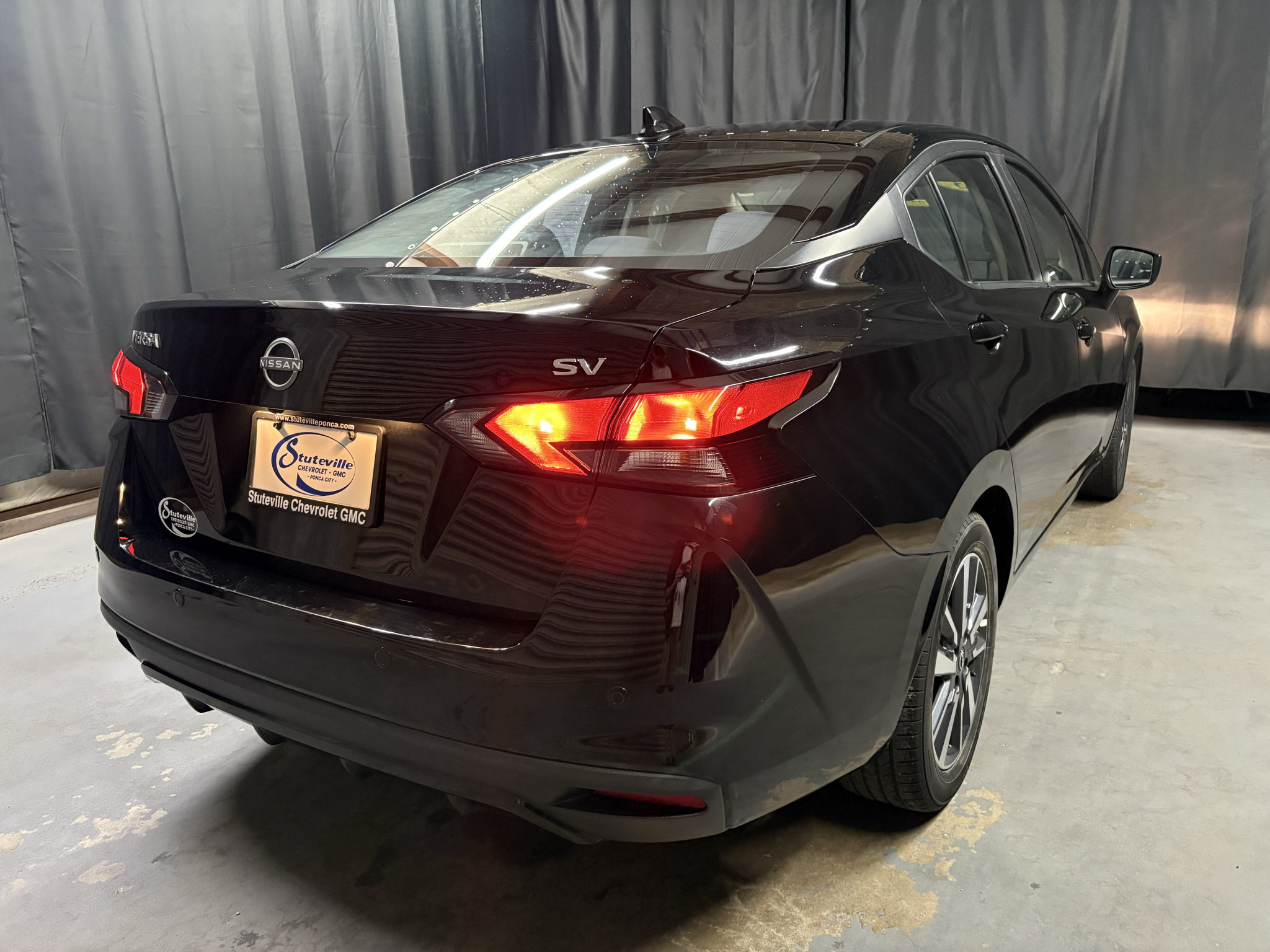 Used 2023 Nissan Versa SV FWD image 5