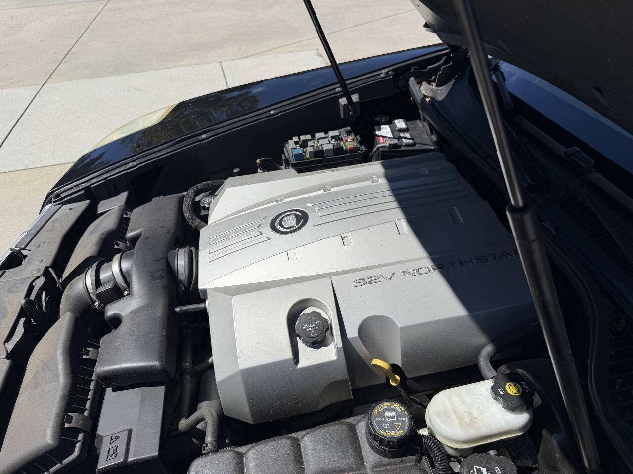 Used 2004 Cadillac XLR RWD image 36