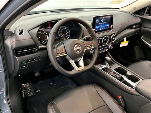 New 2025 Nissan Sentra SR w/ SR Premium Package FWD image 7