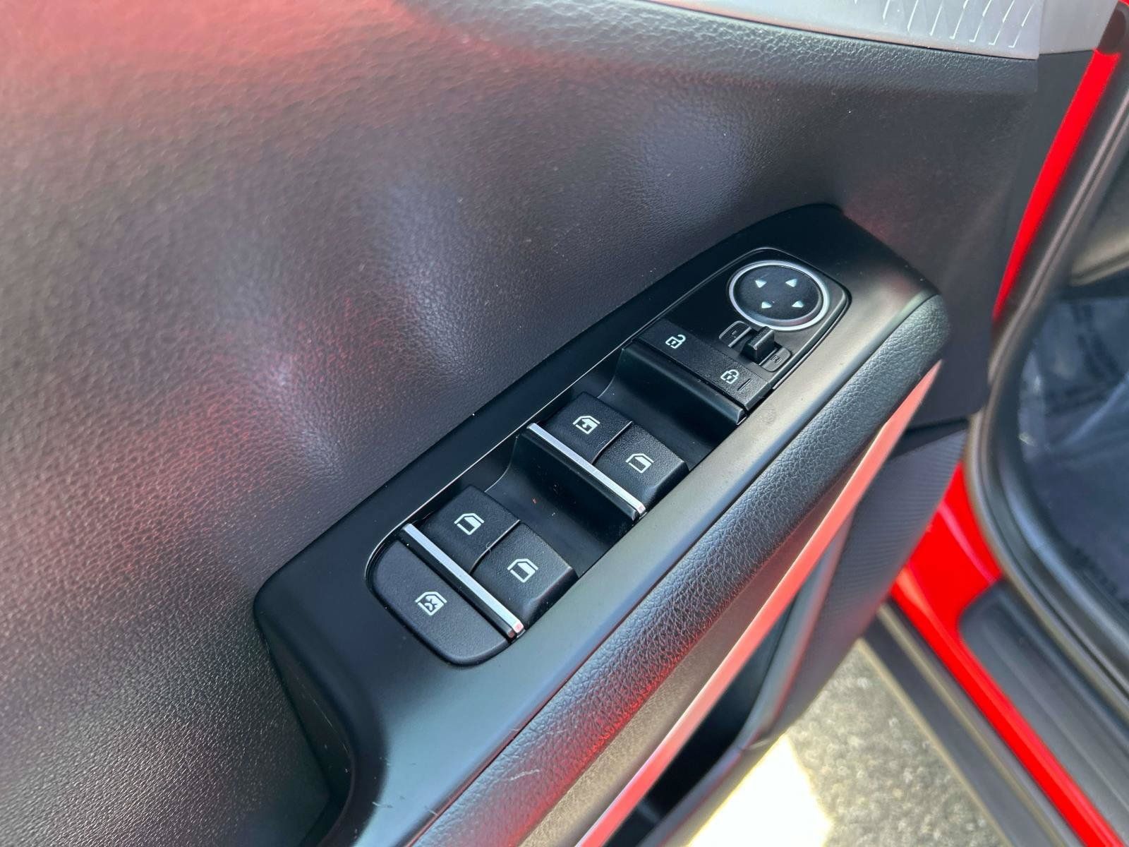 Used 2025 Kia Soul LX FWD image 15