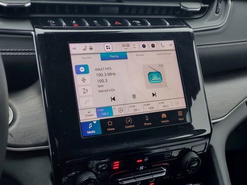 Used 2022 Jeep Grand Cherokee L Limited image 19