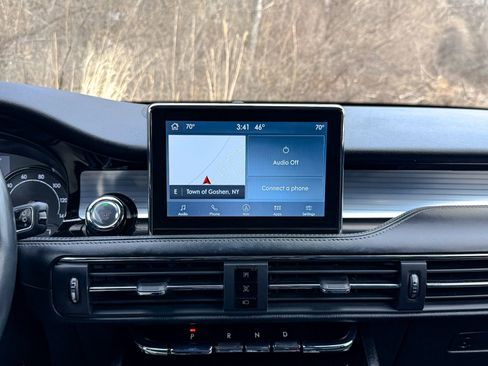 Used 2022 Lincoln Corsair AWD w/ Premium Package image 23