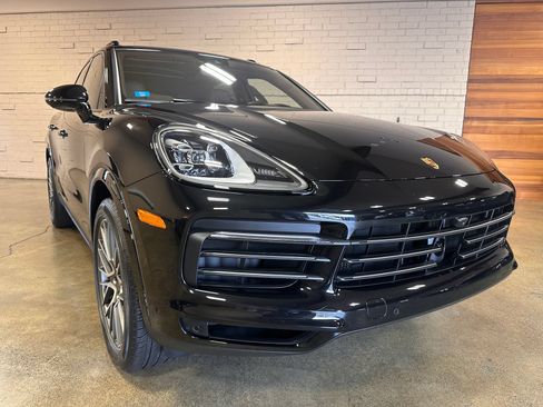 Used 2023 Porsche Cayenne Platinum Edition AWD/4WD image 52