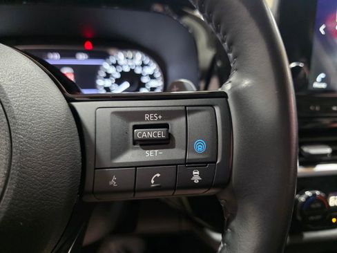 Used 2023 Nissan Pathfinder SL AWD/4WD image 23