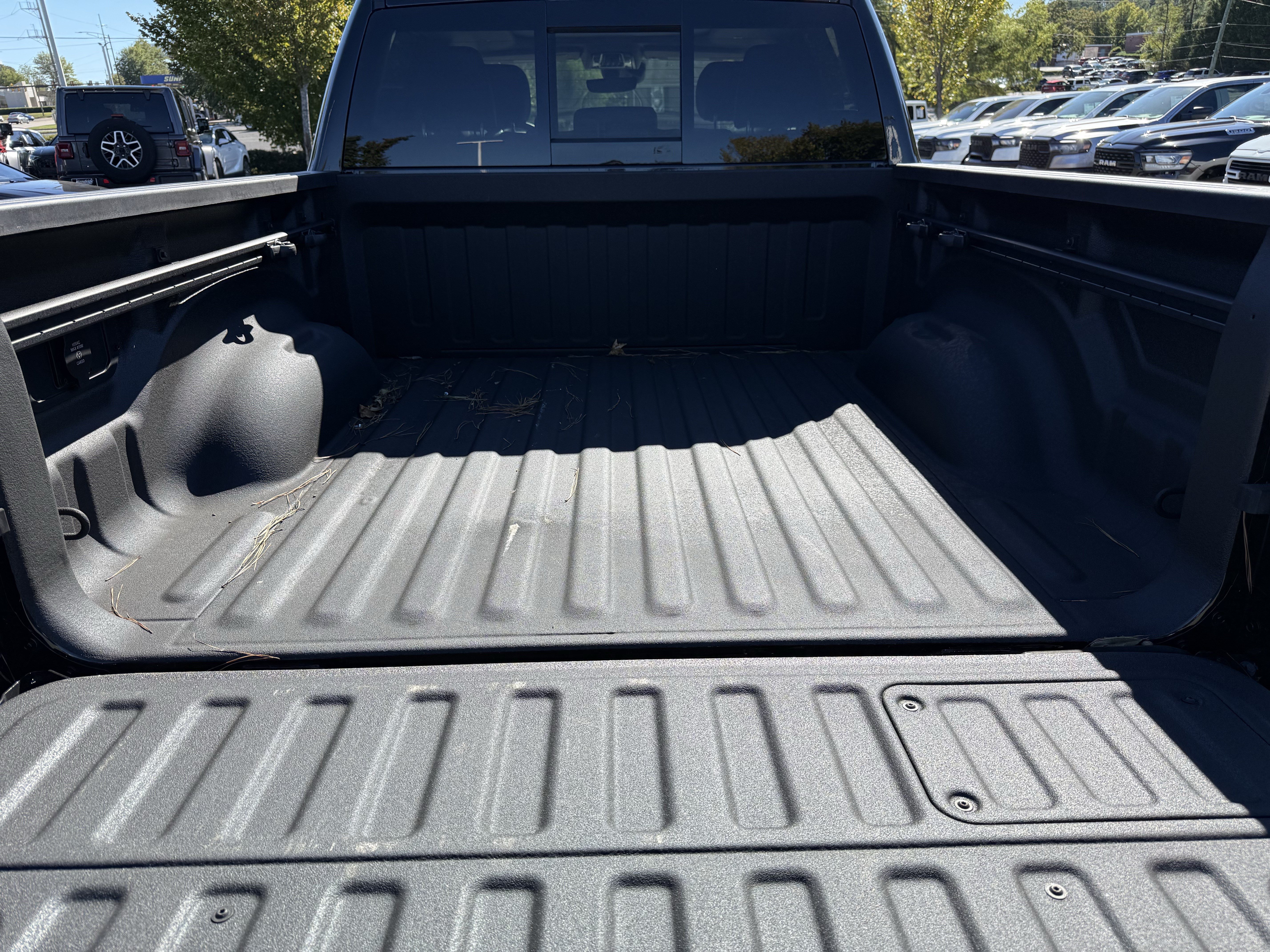 Used 2026 RAM 1500 Limited w/ Bed Utility Group AWD/4WD image 34
