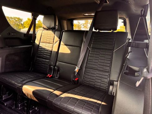 Used 2022 Cadillac Escalade ESV Sport Platinum AWD/4WD image 10