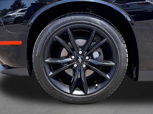 Used 2019 Dodge Challenger SXT RWD image 8