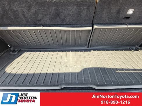Used 2019 Nissan Armada Platinum w/ Captain's Chairs Package AWD/4WD image 33