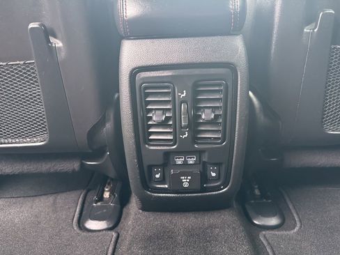 Used 2021 Dodge Durango R/T w/ Technology Group AWD/4WD image 23