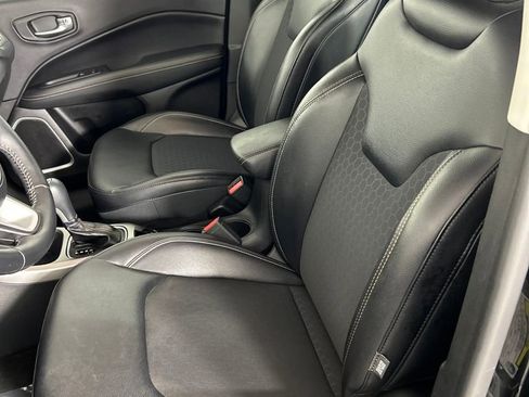 Used 2017 Jeep Compass Latitude w/ Popular Equipment Group image 12