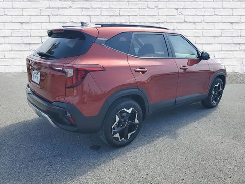 Used 2025 Kia Seltos S image 4