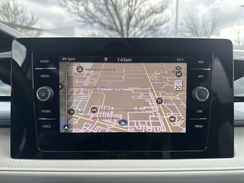 Used 2025 Volkswagen Taos SEL image 21