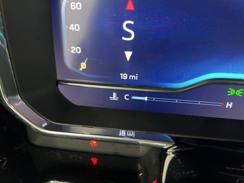 Used 2025 Chevrolet Silverado 1500 LT image 11