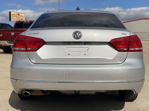 Used 2012 Volkswagen Passat 2.5 SEL FWD image 6