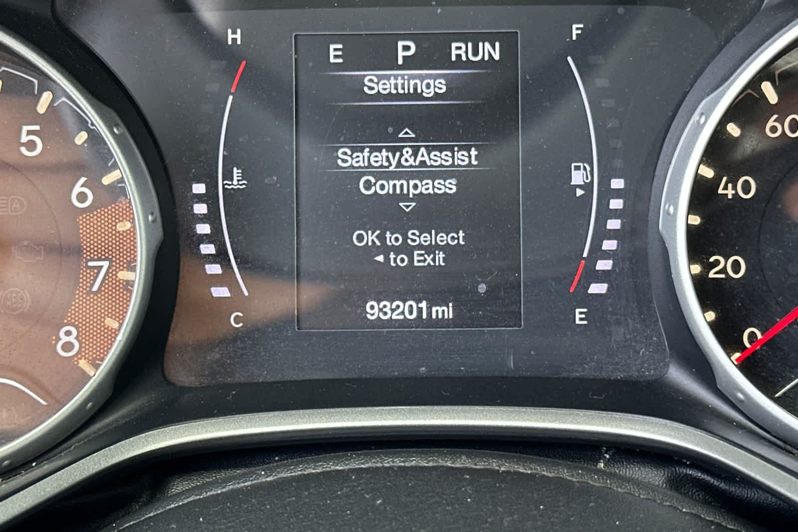 Used 2018 Jeep Compass Latitude FWD image 25