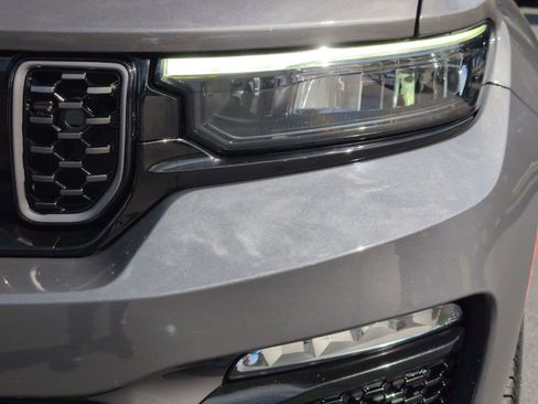 Used 2024 Jeep Grand Cherokee Summit image 10