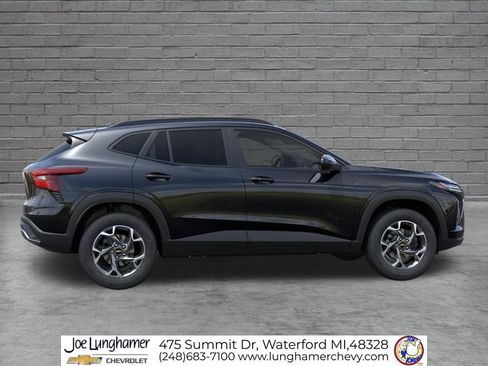 New 2026 Chevrolet Trax LT w/ Driver Confidence Package FWD image 6