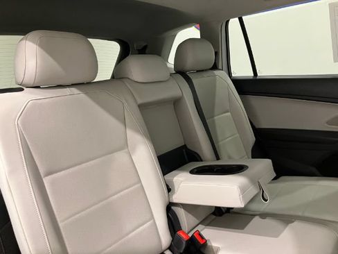 Used 2020 Volkswagen Tiguan SEL w/ 3rd Row Seat Package AWD/4WD image 47