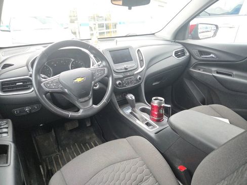 Used 2020 Chevrolet Equinox LT w/ Driver Convenience Package FWD image 9