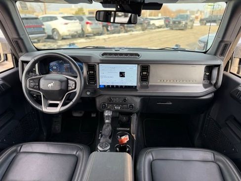 Used 2025 Ford Bronco Badlands image 2