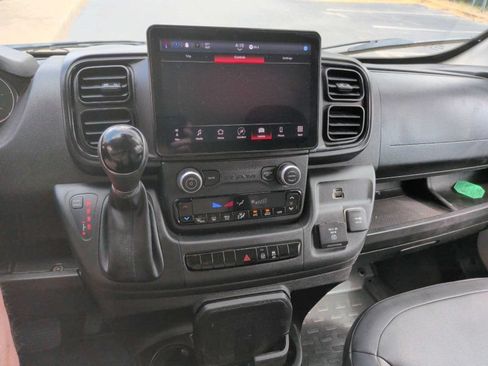 Used 2023 RAM ProMaster 2500 w/ Premium Convenience Group (B) FWD image 12