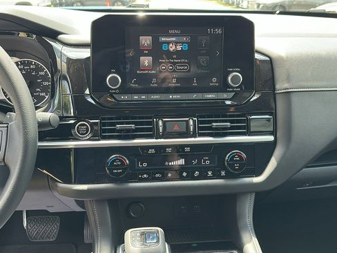 Used 2022 Nissan Pathfinder S image 20