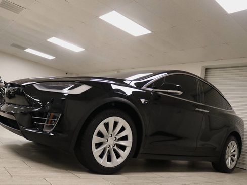 Used 2020 Tesla Model X image 12