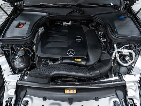 Certified 2021 Mercedes-Benz GLC 300 4MATIC image 9