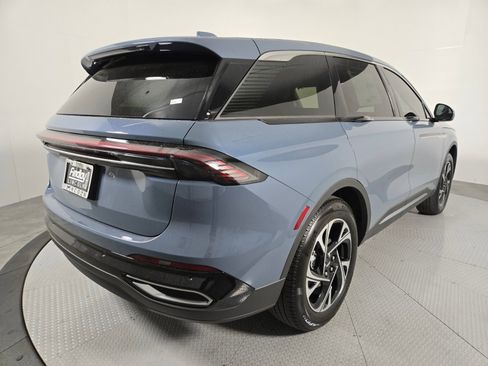New 2026 Lincoln Nautilus Premier AWD/4WD image 4