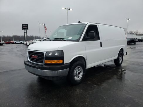 New 2025 GMC Savana 2500 w/ Driver Convenience Package RWD image 9
