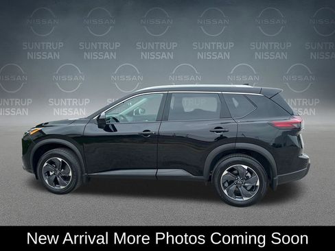 Used 2025 Nissan Rogue SV w/ SV Premium Package FWD image 3
