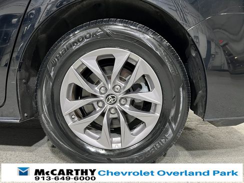 Used 2021 Toyota Sienna XLE w/ XLE Plus Package image 35