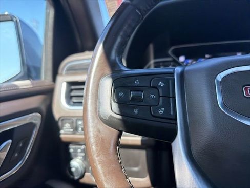 Used 2021 GMC Yukon XL SLT image 38