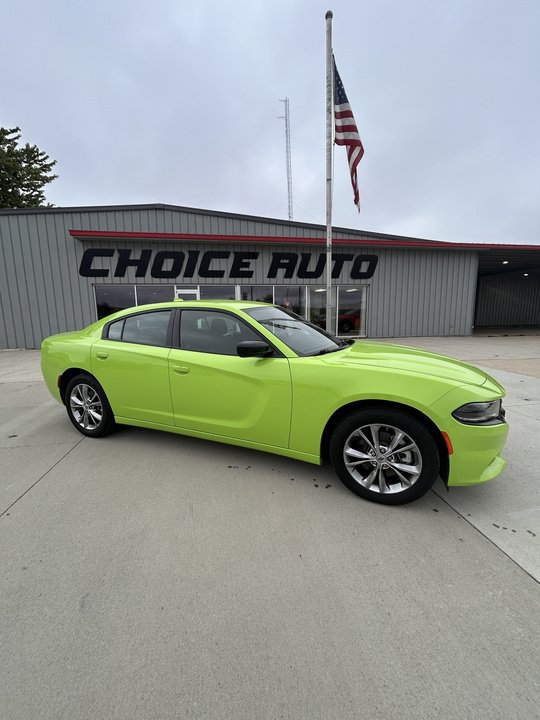 Used 2023 Dodge Charger SXT AWD/4WD image 2