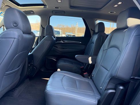 Used 2019 Buick Enclave Essence image 16