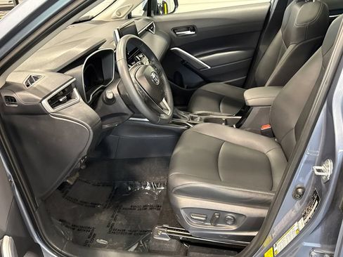 Used 2024 Toyota Corolla Cross XLE w/ Convenience Package AWD/4WD image 7