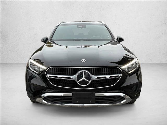 Used 2023 Mercedes-Benz GLC 300 4MATIC image 2