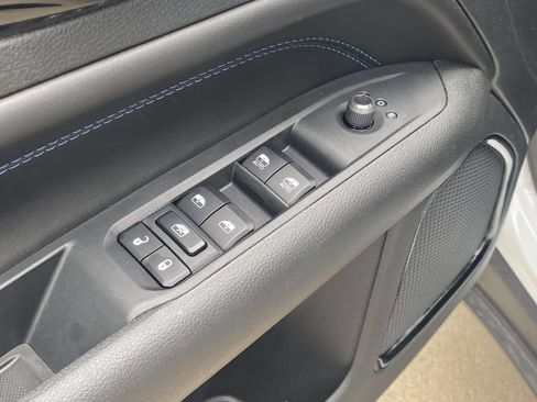 New 2026 Jeep Compass Latitude AWD/4WD image 15