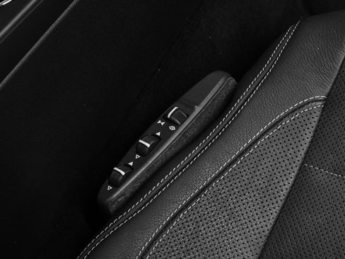 Used 2010 Mercedes-Benz E 550 Coupe image 22