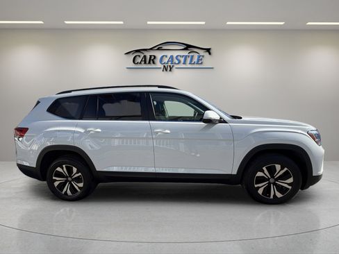 Used 2024 Volkswagen Atlas SE AWD/4WD image 7