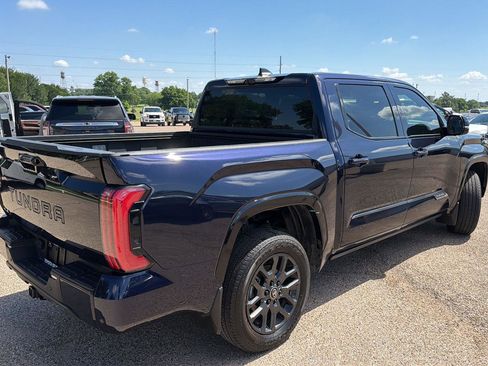 Used 2025 Toyota Tundra Platinum AWD/4WD image 3