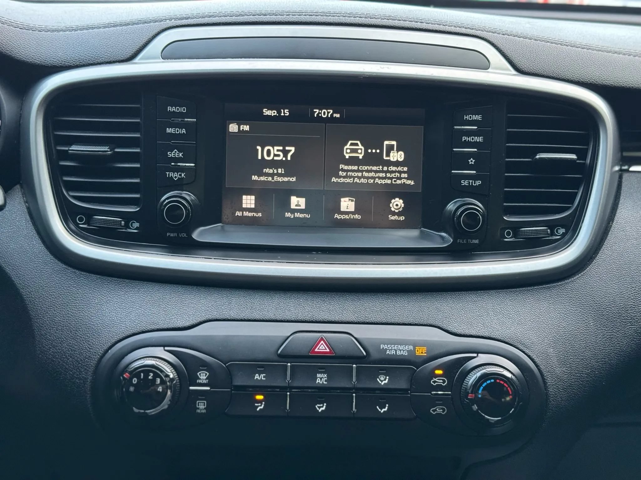 Used 2019 Kia Sorento L FWD image 19