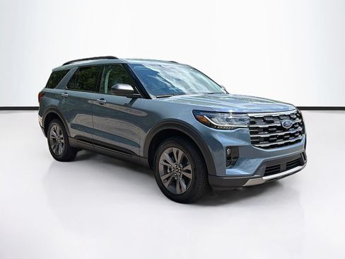 Used 2026 Ford Explorer Active w/ Active Comfort Package AWD/4WD image 3