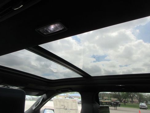 New 2026 GMC Yukon XL Denali image 14