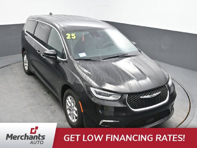 Used 2025 Chrysler Pacifica Select FWD image 33