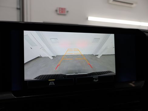 Used 2024 Chevrolet Silverado 3500 LT w/ Convenience Package image 16