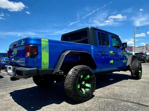 Used 2020 Jeep Gladiator Sport w/ Quick Order Package 24S AWD/4WD image 8