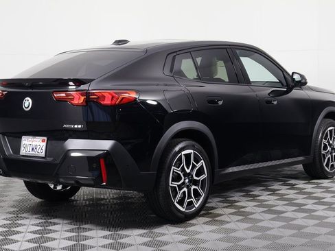 Used 2025 BMW X2 xDrive28i w/ Convenience Package AWD/4WD image 4