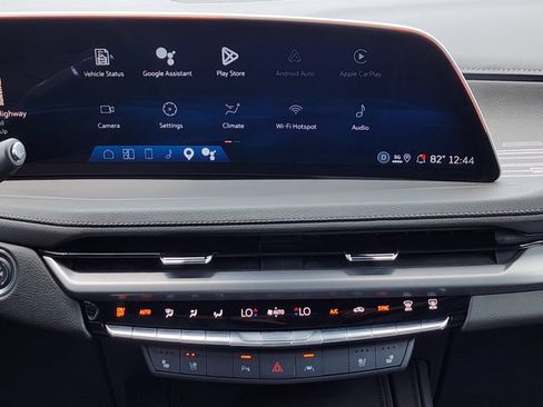 Used 2025 Cadillac XT4 Premium Luxury FWD image 22